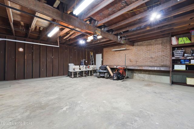 370 Concord Dr, Mt Washington, KY 40047