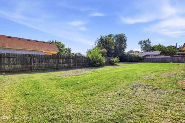 370 Concord Dr, Mt Washington, KY 40047