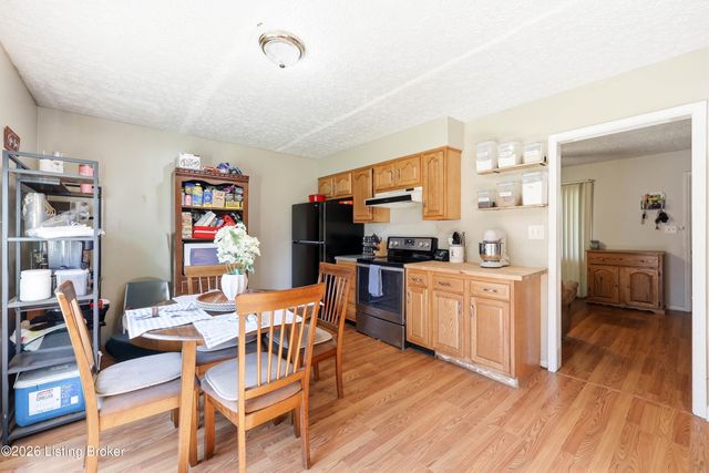 370 Concord Dr, Mt Washington, KY 40047