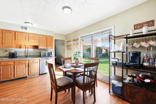 370 Concord Dr, Mt Washington, KY 40047