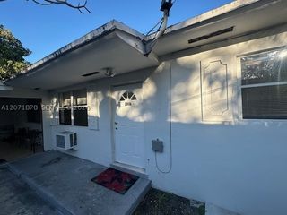 2501 NE 184th Ter 2503, North Miami Beach, FL 33160