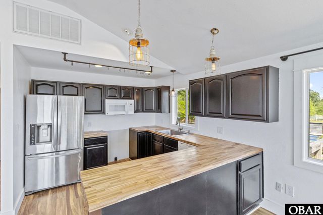 113 B and B Lane, Coinjock, NC 27923