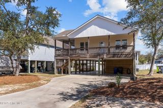 150 NE 30th Street, Oak Island, NC 28465