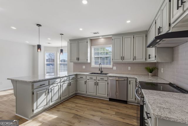 87 Park Ln, Warner Robins, GA 31093
