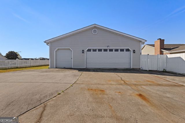 87 Park Ln, Warner Robins, GA 31093