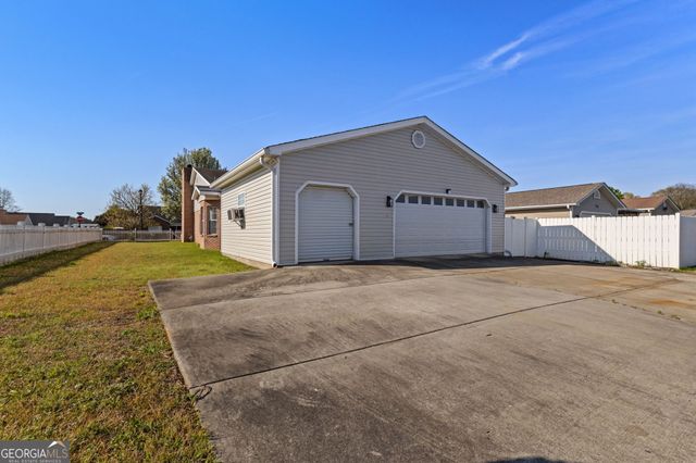 87 Park Ln, Warner Robins, GA 31093