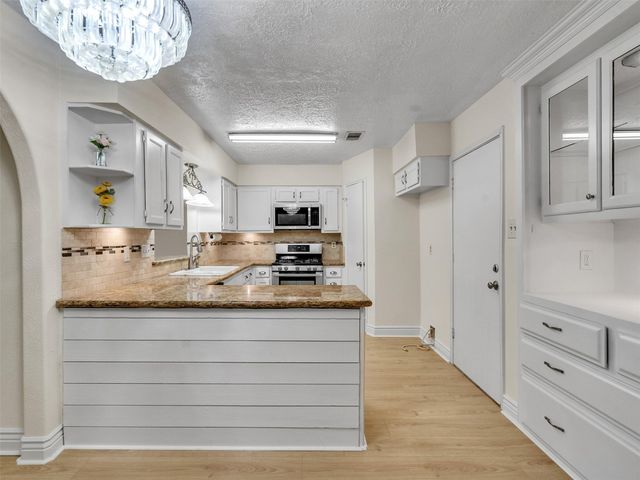 32 Sarita Road, Angleton, TX 77515