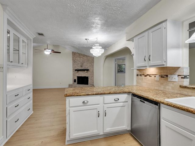 32 Sarita Road, Angleton, TX 77515