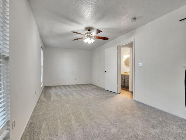 32 Sarita Road, Angleton, TX 77515