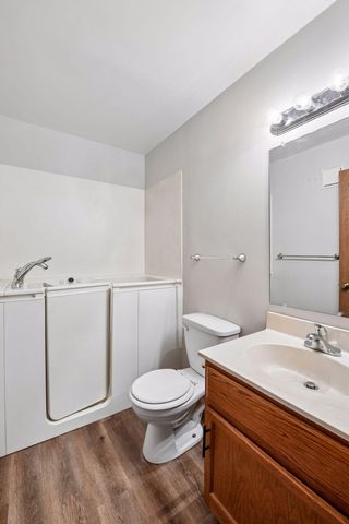 15275 Lesley Lane, Eden Prairie, MN 55346