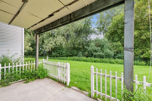 15275 Lesley Lane, Eden Prairie, MN 55346