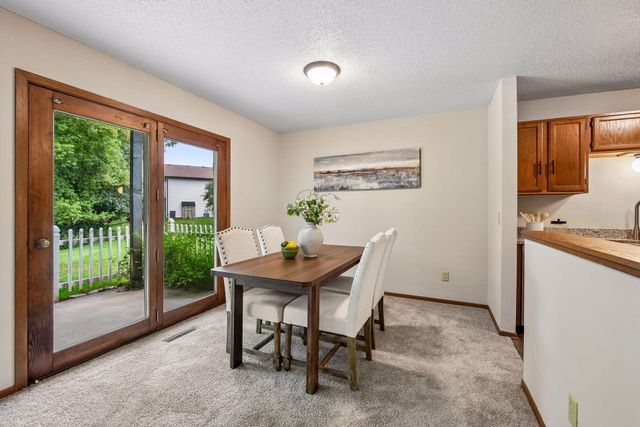 15275 Lesley Lane, Eden Prairie, MN 55346