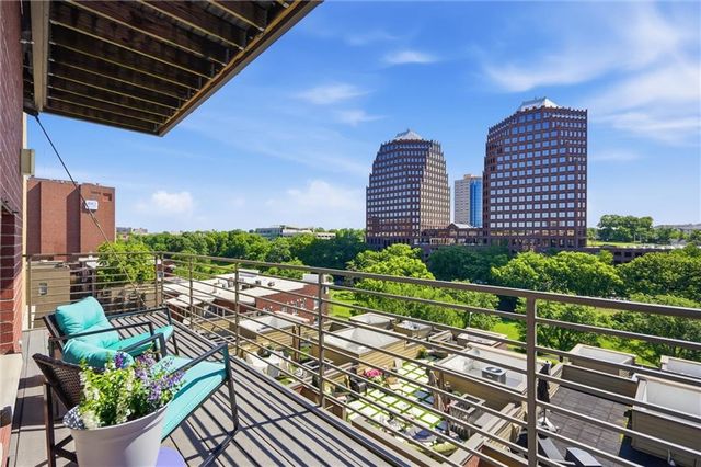 4521 Wornall Road 211, Kansas City, MO 64111