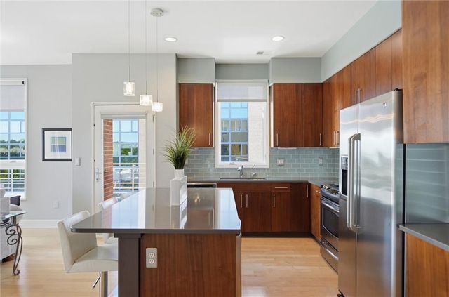 4521 Wornall Road 211, Kansas City, MO 64111