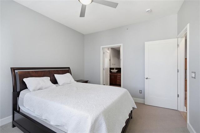 4521 Wornall Road 211, Kansas City, MO 64111