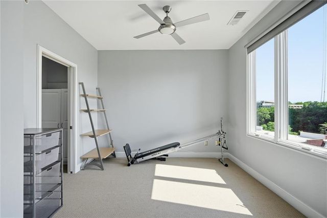 4521 Wornall Road 211, Kansas City, MO 64111