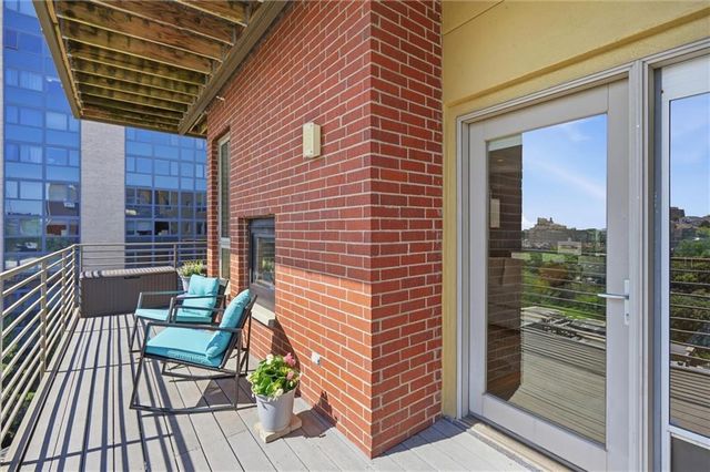 4521 Wornall Road 211, Kansas City, MO 64111