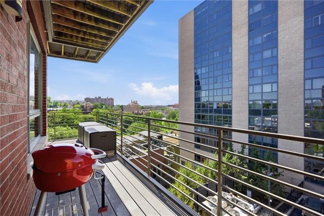 4521 Wornall Road 211, Kansas City, MO 64111