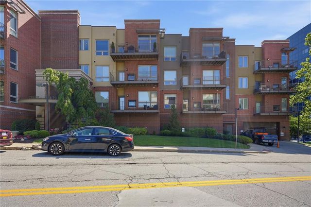 4521 Wornall Road 211, Kansas City, MO 64111
