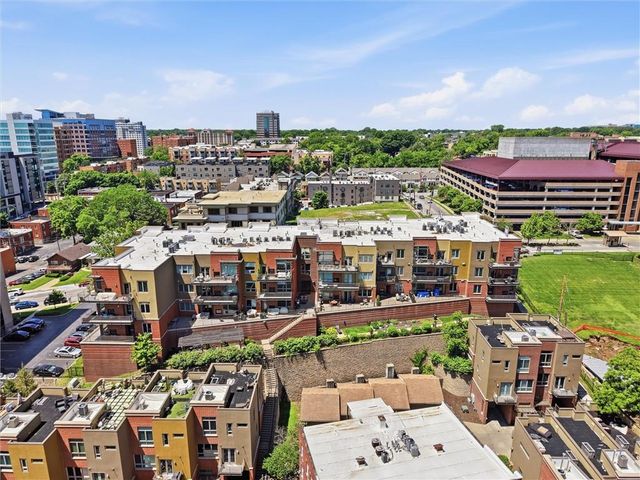 4521 Wornall Road 211, Kansas City, MO 64111