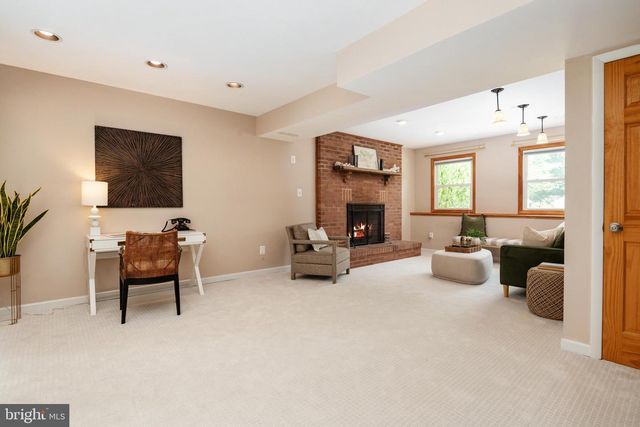 104 GROH LN, Annapolis, MD 21403