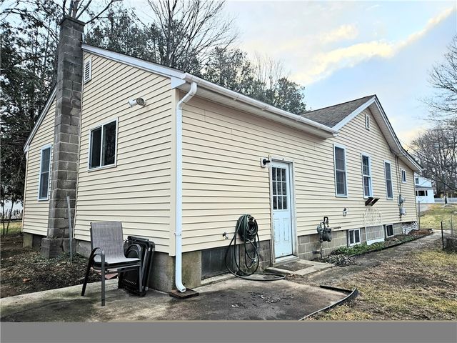 82 Wood Street, Coventry, RI 02816