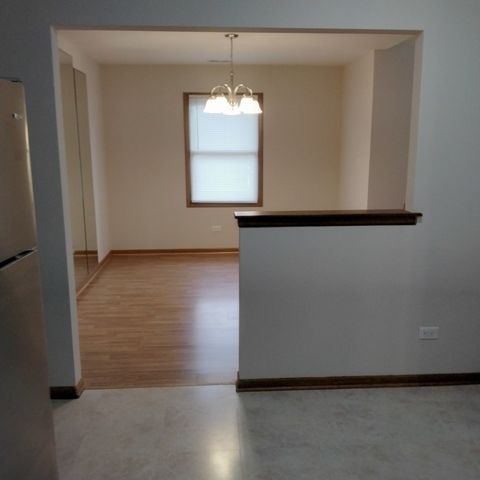 9303 WHITEHALL Lane 9303, Orland Park, IL 60462