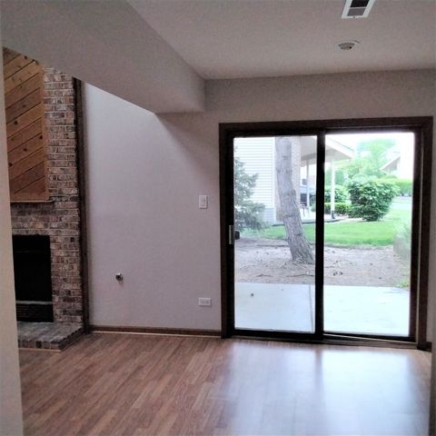 9303 WHITEHALL Lane 9303, Orland Park, IL 60462
