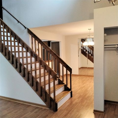 9303 WHITEHALL Lane 9303, Orland Park, IL 60462