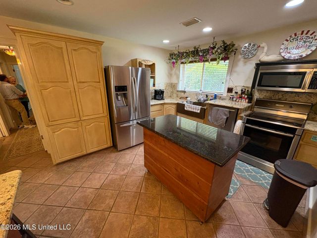 2359 Sandalwood Place, Gautier, MS 39553