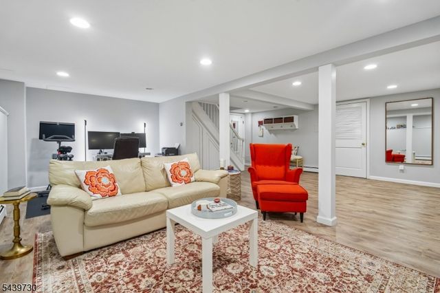 36 Wentworth Dr, Berkeley Heights Twp., NJ 07922