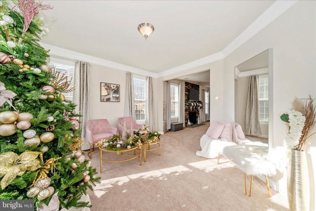 15845 EAGLE FEATHER DR, Woodbridge, VA 22191