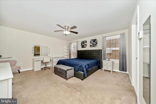 15845 EAGLE FEATHER DR, Woodbridge, VA 22191