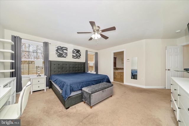 15845 EAGLE FEATHER DR, Woodbridge, VA 22191