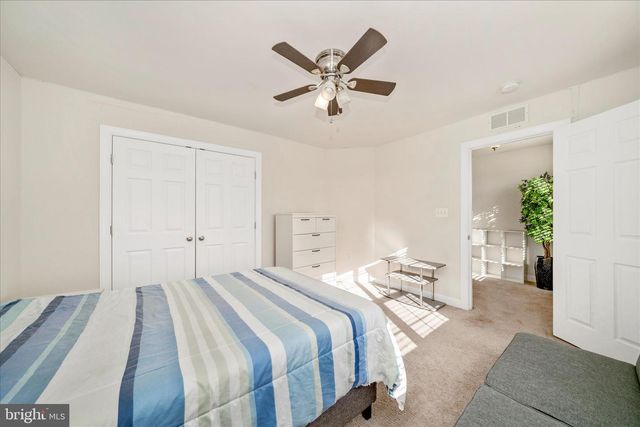 15845 EAGLE FEATHER DR, Woodbridge, VA 22191