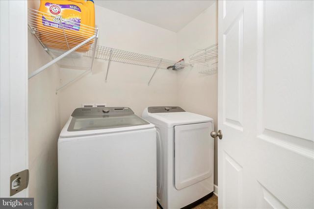 15845 EAGLE FEATHER DR, Woodbridge, VA 22191