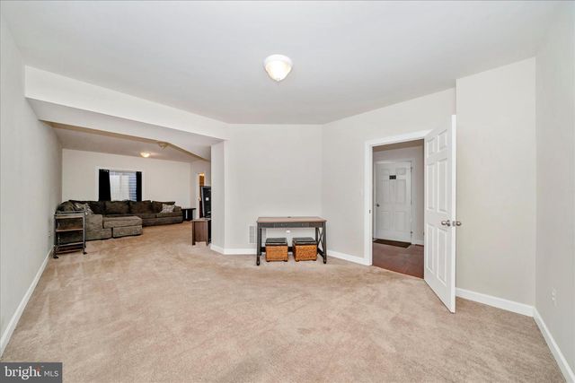 15845 EAGLE FEATHER DR, Woodbridge, VA 22191