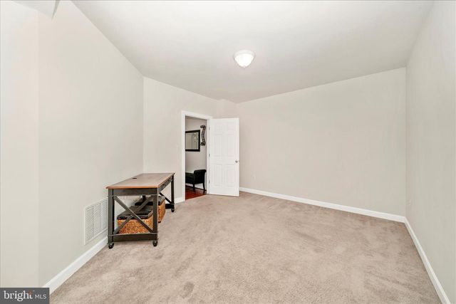 15845 EAGLE FEATHER DR, Woodbridge, VA 22191