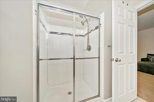 15845 EAGLE FEATHER DR, Woodbridge, VA 22191