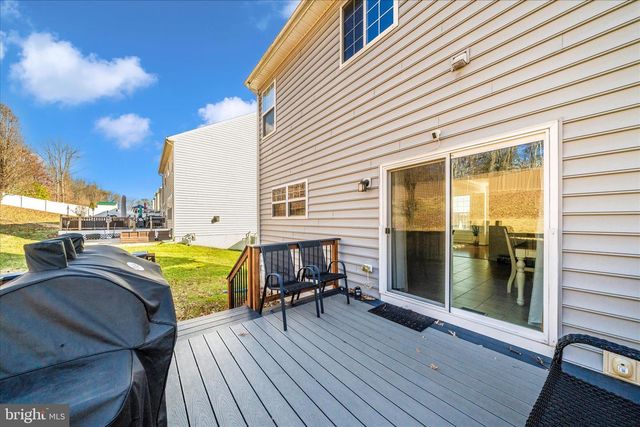 15845 EAGLE FEATHER DR, Woodbridge, VA 22191