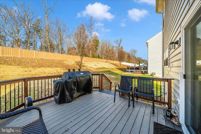 15845 EAGLE FEATHER DR, Woodbridge, VA 22191