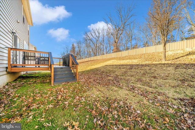 15845 EAGLE FEATHER DR, Woodbridge, VA 22191