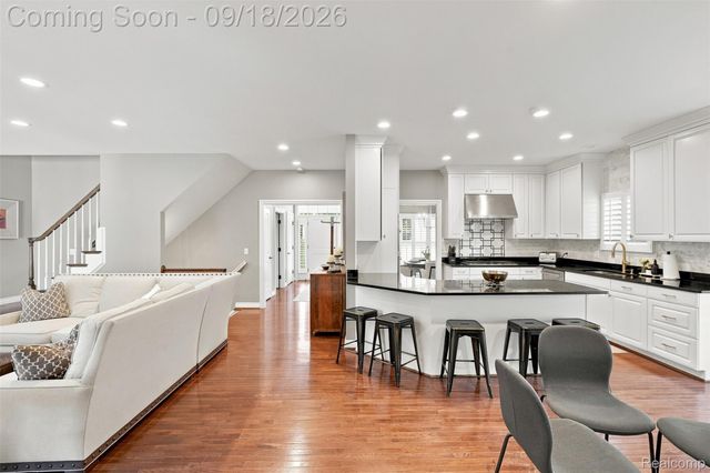 2501 Dorchester Road, Birmingham, MI 48009