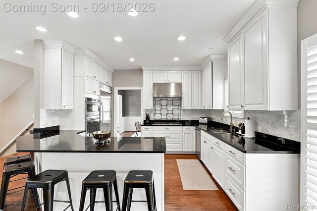 2501 Dorchester Road, Birmingham, MI 48009