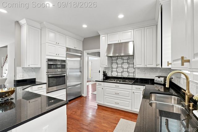 2501 Dorchester Road, Birmingham, MI 48009