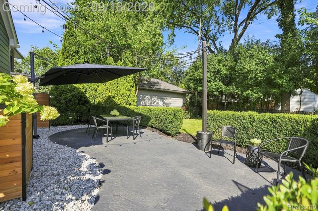 2501 Dorchester Road, Birmingham, MI 48009