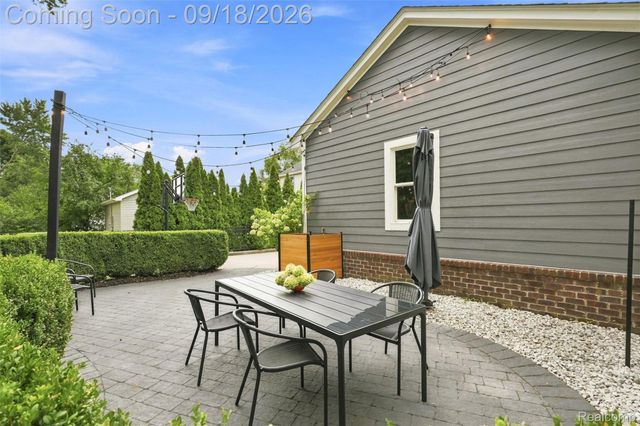 2501 Dorchester Road, Birmingham, MI 48009