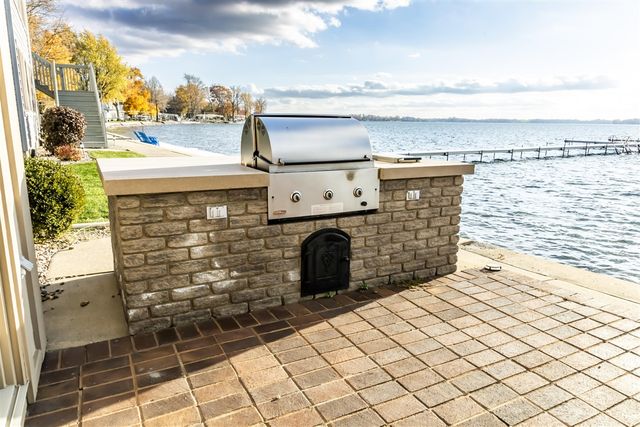 564 Lake Drive, Coldwater, MI 49036