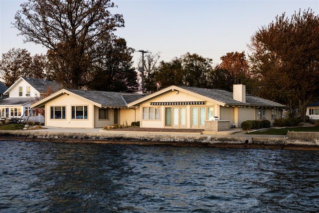 564 Lake Drive, Coldwater, MI 49036