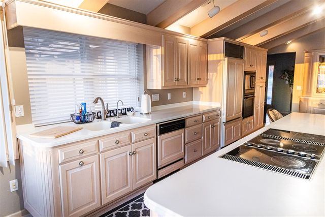 564 Lake Drive, Coldwater, MI 49036